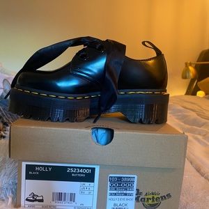 RARE BNWB DR MARTENS HOLLY DERBY PLATFORM